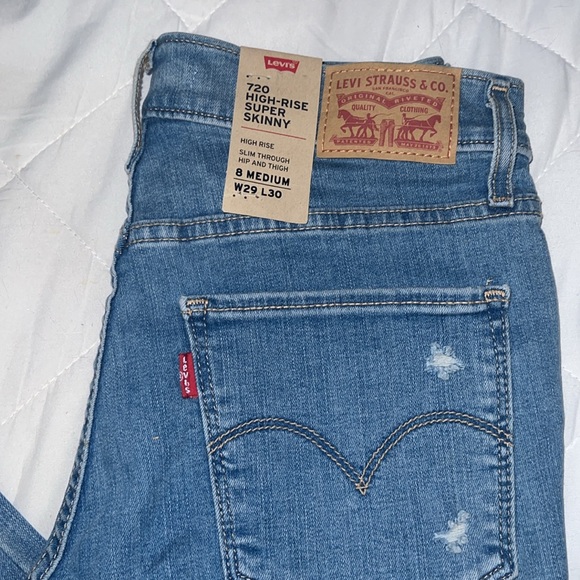 New Levi jeans - Picture 4 of 7